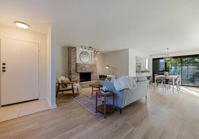 Photo 3 of Condo for sale at 4057 Walnut St #6, Kansas City, MO 64111 | MLS# 2643971 | Listing updated on 2026-10-09