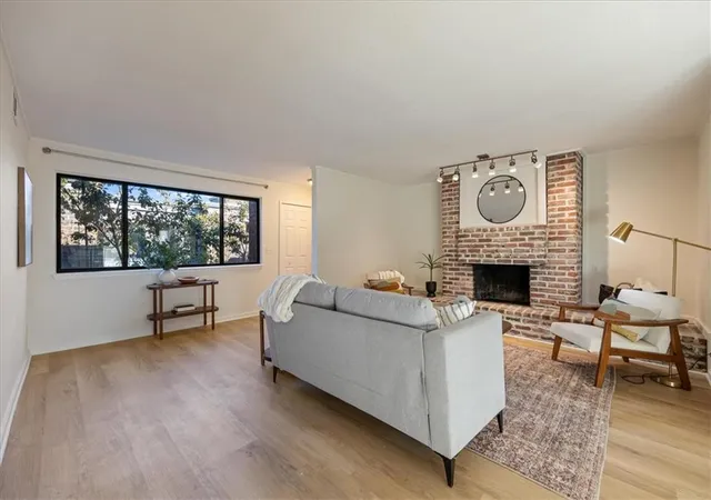 Photo 3 of Condo for sale at 4057 Walnut St #6, Kansas City, MO 64111 | MLS# 2643971 | Listing updated on 2026-10-09