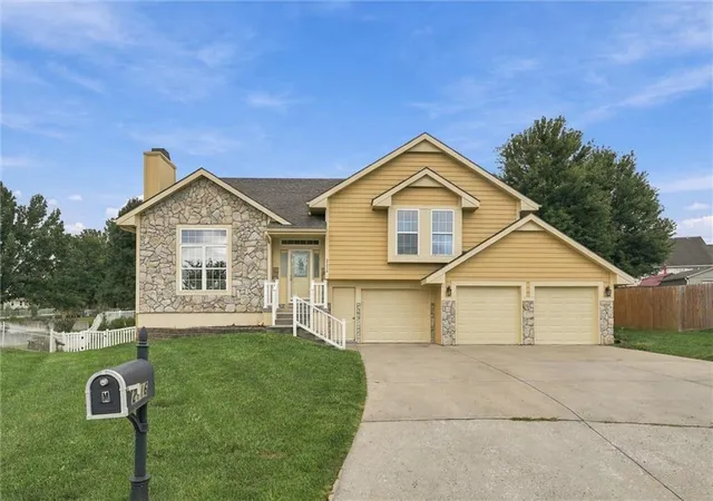 Photo 1 of Single family home for sale at 2116 Bradford Pl, Excelsior Springs, MO 64024 | MLS# 2643972 | Listing updated on 2026-10-03