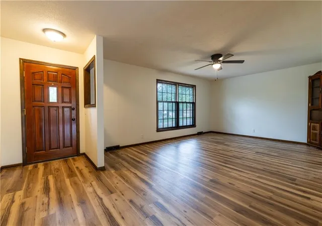 Photo 3 of Single family home for sale at 2109 N Leonard Rd, Saint Joseph, MO 64506 | MLS# 2643978 | Listing updated on 2026-09-28