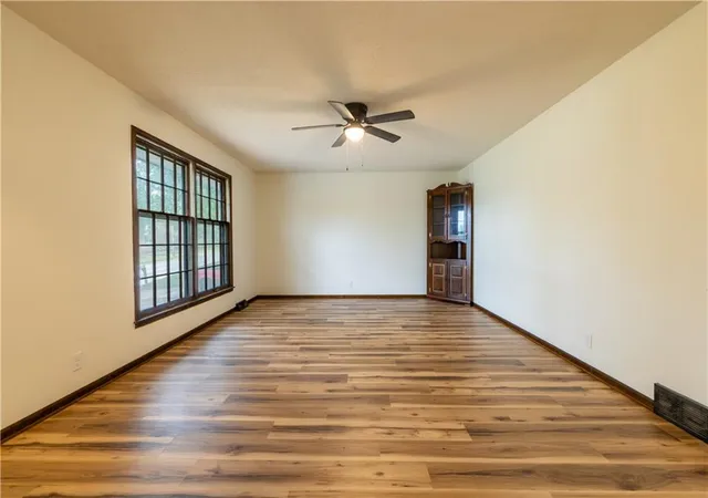 Photo 3 of Single family home for sale at 2109 N Leonard Rd, Saint Joseph, MO 64506 | MLS# 2643978 | Listing updated on 2026-09-28