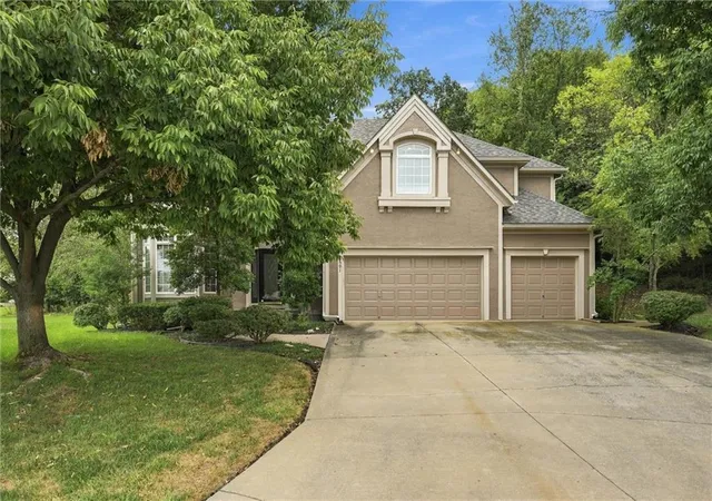 Photo 1 of Single family home for sale at 5601 Ne Misty Meadow Pl, Lees Summit, MO 64064 | MLS# 2643997 | Listing updated on 2026-10-04