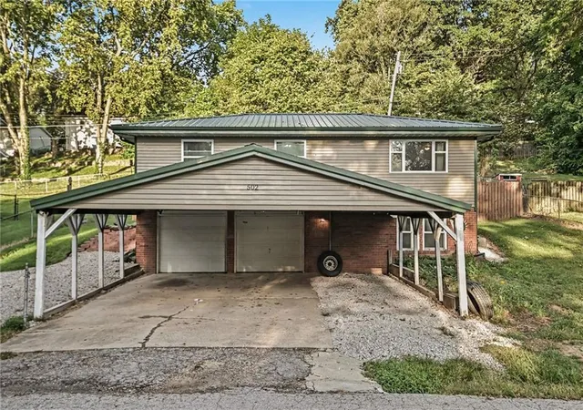 Photo 2 of Single family home for sale at 502 Dundee Rd, Smithville, MO 64089 | MLS# 2644000 | Listing updated on 2026-10-04