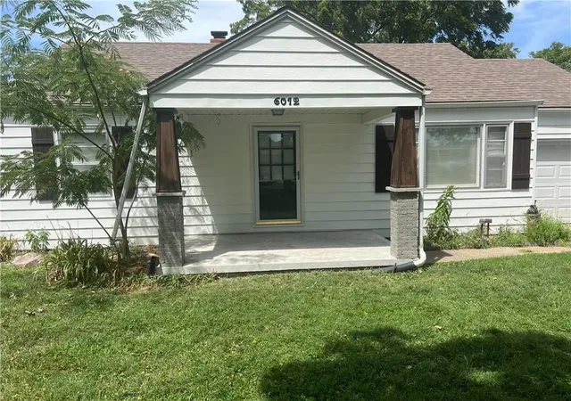 Photo 1 of Sale Pending at 6012 Nw Lenox Ave, Kansas City, MO 64151 | MLS# 2644008 | Listing updated on 2026-09-25