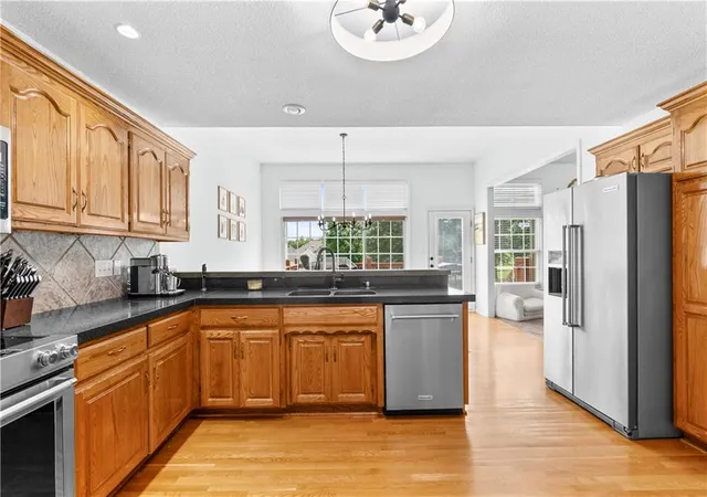 Photo 4 of Single family home for sale at 317 SW Bridlewood Ct, Lees Summit, MO 64081 | MLS# 2644020 | Listing updated on 2026-10-07
