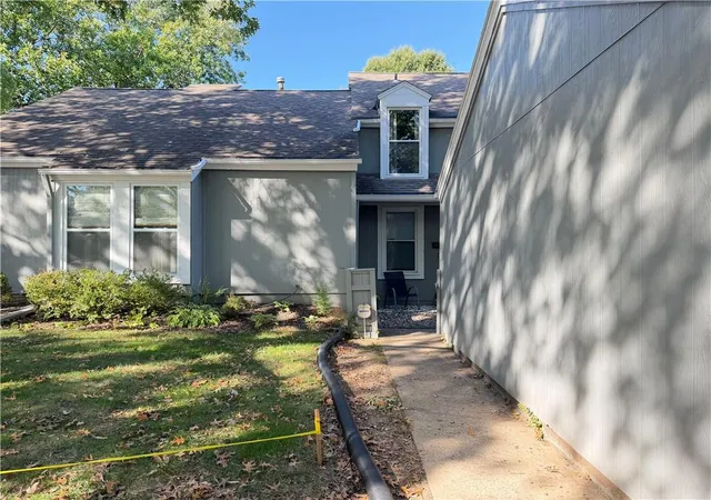 Photo 3 of Townhouse for sale at 7923 Colony Ln, Lenexa, KS 66215 | MLS# 2644021 | Listing updated on 2026-10-09