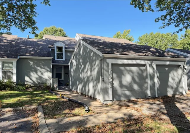 Photo 2 of Townhouse for sale at 7923 Colony Ln, Lenexa, KS 66215 | MLS# 2644021 | Listing updated on 2026-10-09