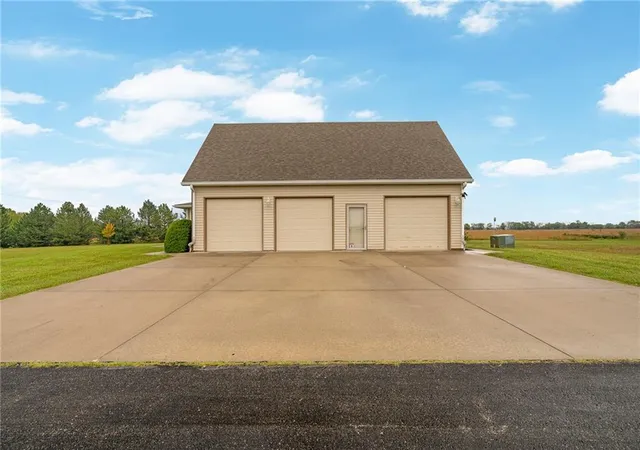 Photo 4 of Single family home for sale at 3790 K 68 Hwy, Ottawa, KS 66067 | MLS# 2644022 | Listing updated on 2026-10-02