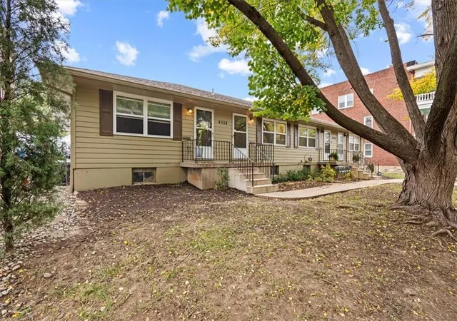 Condo for sale at 4308 Oak St #1S, Kansas City, MO 64111 | MLS# 2644023
