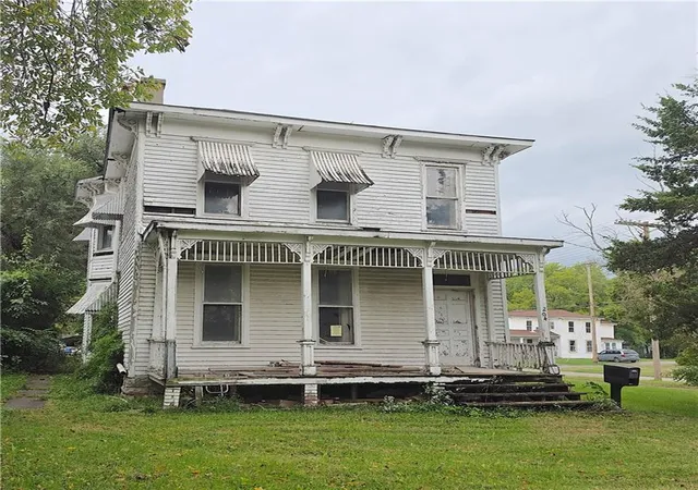 Single family home for sale at 204 S Elm St, Ottawa, KS 66067 | MLS# 2644026