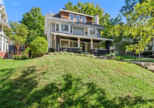 Photo 2 of Single family home for sale at 6023 Main St, Kansas City, MO 64113 | MLS# 2644030 | Listing updated on 2026-10-08