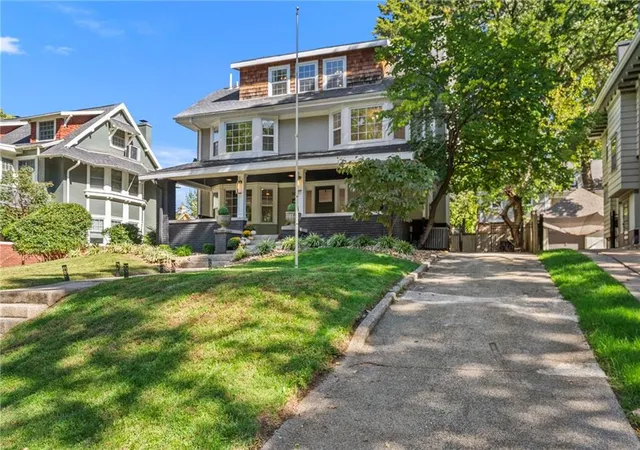 Photo 3 of Single family home for sale at 6023 Main St, Kansas City, MO 64113 | MLS# 2644030 | Listing updated on 2026-10-08