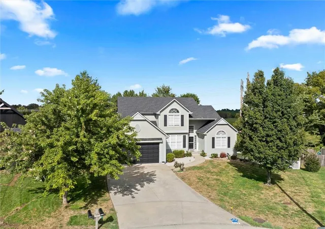 Photo 2 of Single family home for sale at 3202 Junction Dr, Harrisonville, MO 64701 | MLS# 2644033 | Listing updated on 2026-10-08