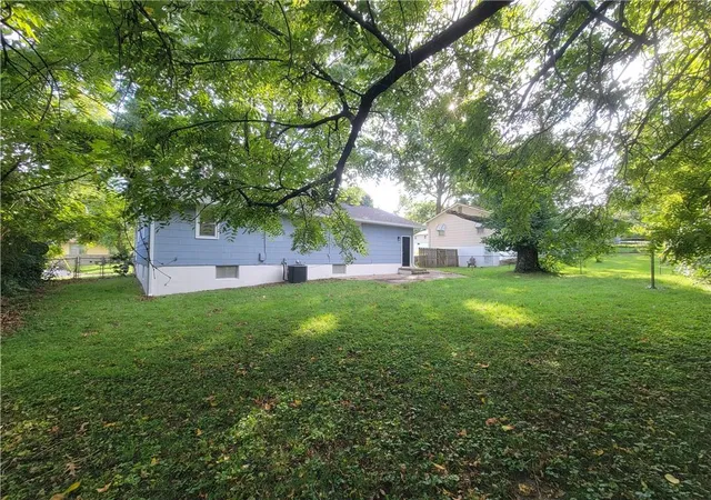 Photo 4 of Single family home for sale at 9336 E 25th Terrace S, Independence, MO 64052 | MLS# 2644034 | Listing updated on 2026-09-29