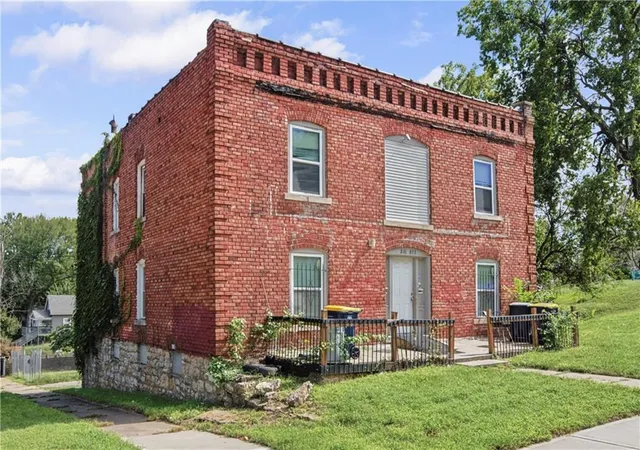 Photo 1 of Sale Pending at 801 Cleveland Ave, Kansas City, MO 64124 | MLS# 2644041 | Listing updated on 2026-10-07
