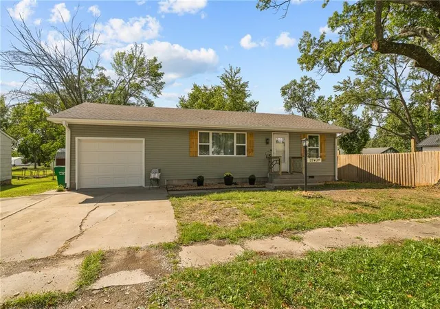 Photo 3 of Single family home for sale at 29 W 3 Road St, Adrian, MO 64720 | MLS# 2644042 | Listing updated on 2026-10-08