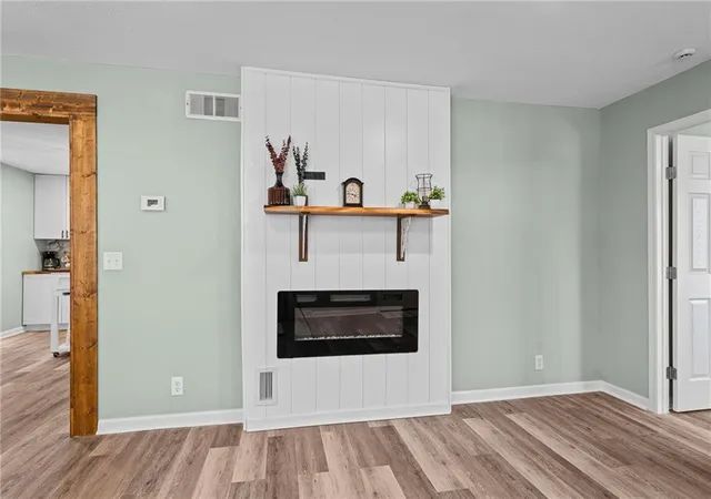 Photo 4 of Single family home for sale at 29 W 3 Road St, Adrian, MO 64720 | MLS# 2644042 | Listing updated on 2026-10-08