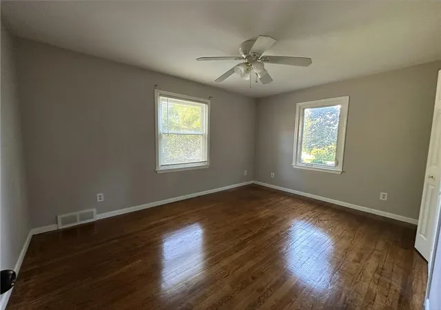 Photo 4 of Single family home for sale at 10401 E 69th Street, Raytown, MO 64133 | MLS# 2644044 | Listing updated on 2026-09-25