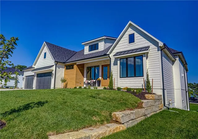 Photo 3 of Single family home for sale at 590 S Shore Dr, Pleasant Hill, MO 64080 | MLS# 2644045 | Listing updated on 2026-09-26