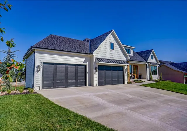 Photo 4 of Single family home for sale at 590 S Shore Dr, Pleasant Hill, MO 64080 | MLS# 2644045 | Listing updated on 2026-09-26