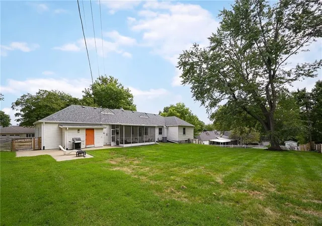 Photo 3 of Single family home for sale at Holly St, Kansas City, MO 64114 | MLS# 2644047 | Listing updated on 2026-09-29