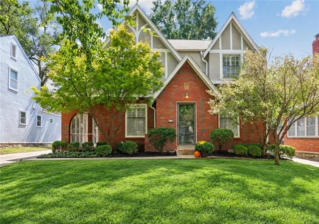 Photo 1 of Sale Pending at 1235 W Gregory Blvd, Kansas City, MO 64114 | MLS# 2644048 | Listing updated on 2026-10-07