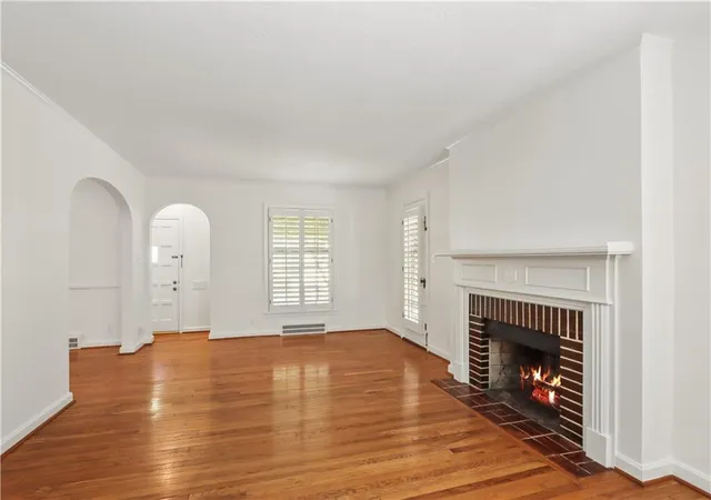 Photo 3 of Sale Pending at 1235 W Gregory Blvd, Kansas City, MO 64114 | MLS# 2644048 | Listing updated on 2026-10-07