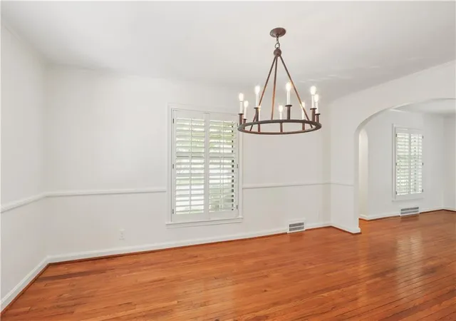 Photo 4 of Sale Pending at 1235 W Gregory Blvd, Kansas City, MO 64114 | MLS# 2644048 | Listing updated on 2026-10-07