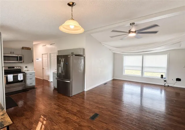 Photo 4 of Single family home for sale at 352 SE 75th Road, Warrensburg, MO 64093 | MLS# 2644062 | Listing updated on 2026-09-30