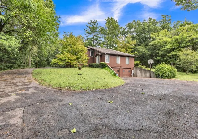 Single family home for sale at 4715 Amazonia Rd, Saint Joseph, MO 64505 | MLS# 2644068