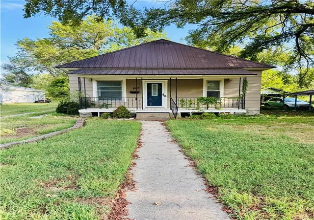 Photo 1 of Single family home for sale at 407 E 22nd Street, Pittsburg, KS 66762 | MLS# 2644073 | Listing updated on 2026-10-01