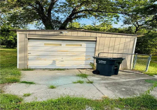 Photo 2 of Single family home for sale at 407 E 22nd Street, Pittsburg, KS 66762 | MLS# 2644073 | Listing updated on 2026-10-01