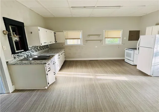 Photo 4 of Single family home for sale at 407 E 22nd Street, Pittsburg, KS 66762 | MLS# 2644073 | Listing updated on 2026-10-01