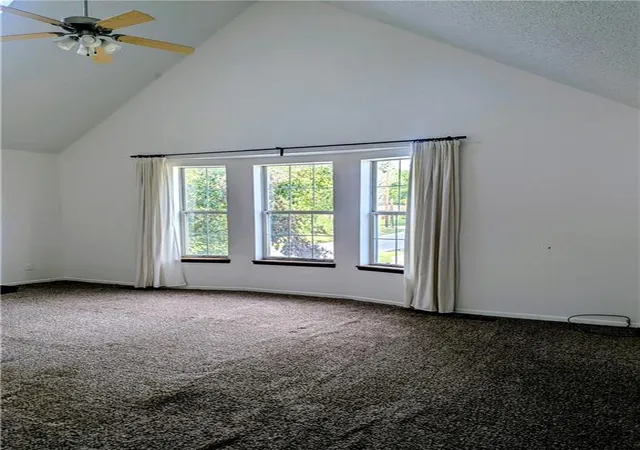 Listing Photo 4 - Condo for sale in building located at 3539 NW 70th St, Kansas City, MO 64151