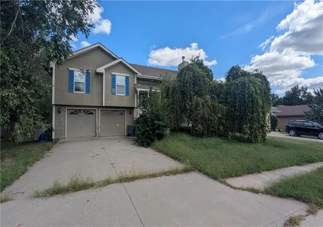 Photo 2 of Sale Pending at 119 S Pelham Path, Raymore, MO 64083 | MLS# 2644083 | Listing updated on 2026-10-07