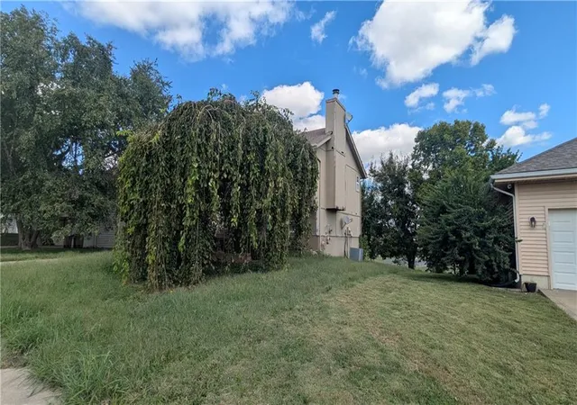Photo 3 of Sale Pending at 119 S Pelham Path, Raymore, MO 64083 | MLS# 2644083 | Listing updated on 2026-10-07