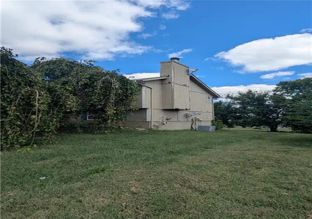 Photo 4 of Sale Pending at 119 S Pelham Path, Raymore, MO 64083 | MLS# 2644083 | Listing updated on 2026-10-07