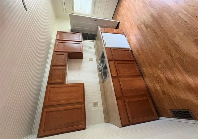 Photo 4 of Sale Pending at 625 Kelsey Ave, Cameron, MO 64429 | MLS# 2644087 | Listing updated on 2026-10-02