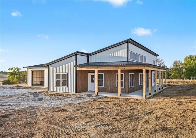 Photo 3 of Single family home for sale at 9837 Ne A Hwy, Cameron, MO 64429 | MLS# 2644091 | Listing updated on 2026-10-21