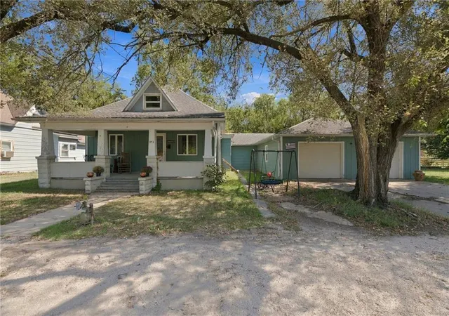 Single family home for sale at 503 N Oak St, Iola, KS 66749 | MLS# 2644098