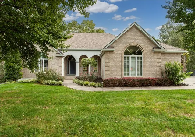 Photo 1 of Sale Pending at 3317 Dominion Dr, Independence, MO 64055 | MLS# 2644104 | Listing updated on 2026-10-26
