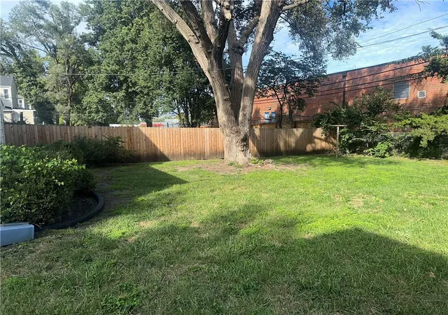 Photo 3 of Single family home for sale at 7427 Harrison St, Kansas City, MO 64131 | MLS# 2644112 | Listing updated on 2026-09-29