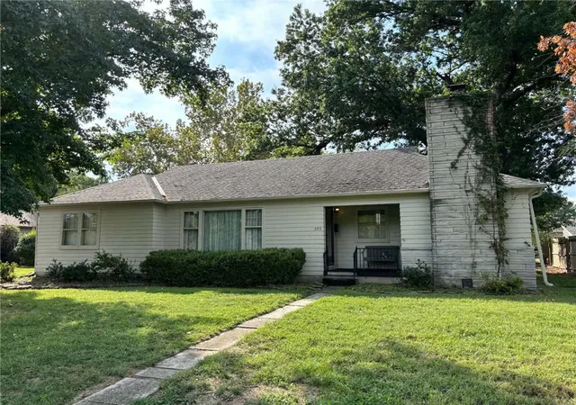 Photo 1 of Sale Pending at 505 W Washington St, Pittsburg, KS 66762 | MLS# 2644118 | Listing updated on 2026-10-04