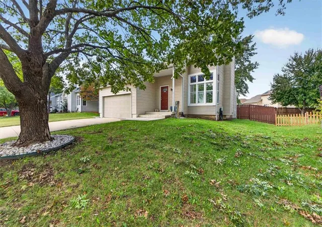 Photo 2 of Single family home for sale at 111 S Janell Dr, Olathe, KS 66061 | MLS# 2644119 | Listing updated on 2026-09-30