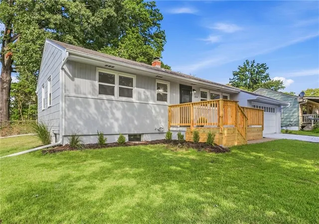 Photo 3 of Sale Pending at 3028 S Hedges Ave, Independence, MO 64052 | MLS# 2644120 | Listing updated on 2026-09-28