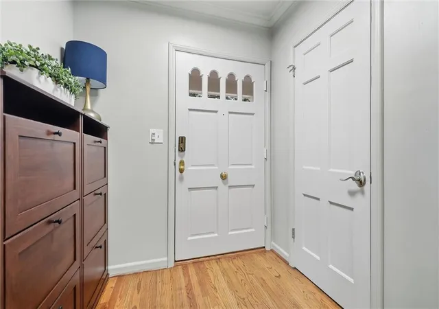 Photo 3 of Single family home for sale at 2518 Tomahawk Rd, Mission Hills, KS 66208 | MLS# 2644121 | Listing updated on 2026-10-03