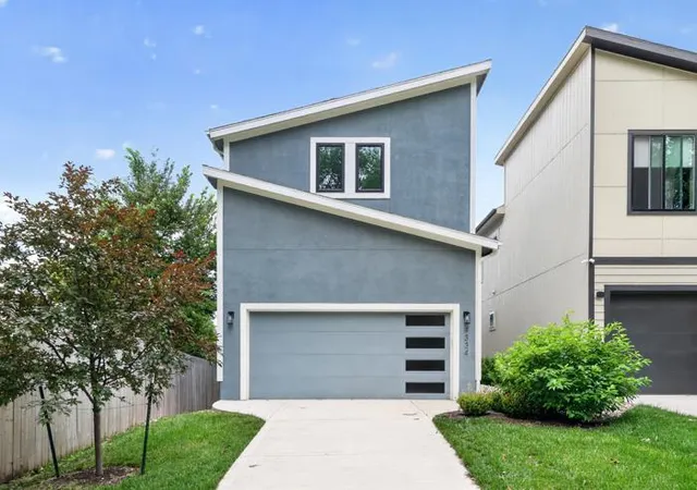 Photo 1 of Single family home for sale at 4334 Forest Ave, Kansas City, MO 64110 | MLS# 2644128 | Listing updated on 2026-09-26