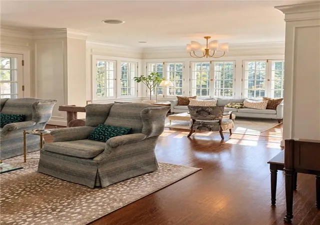Photo 4 of Sale Pending at 5628 State Line Rd, Mission Hills, KS 66208 | MLS# 2644131 | Listing updated on 2026-10-05