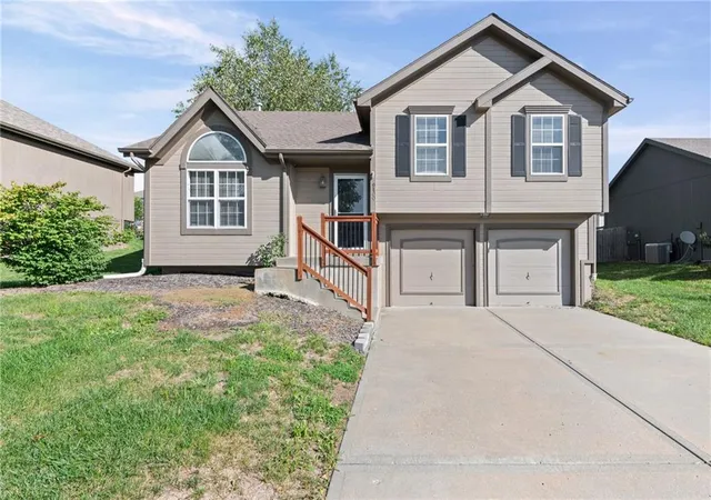 Photo 1 of Single family home for sale at 9100 Ne 116th Terrace, Kansas City, MO 64157 | MLS# 2644132 | Listing updated on 2026-10-01