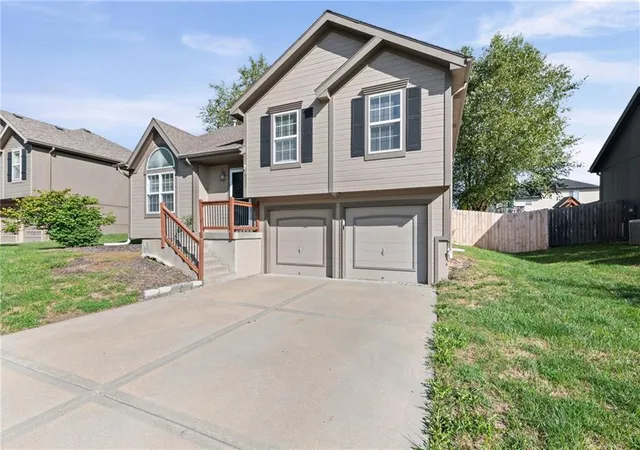 Photo 2 of Single family home for sale at 9100 Ne 116th Terrace, Kansas City, MO 64157 | MLS# 2644132 | Listing updated on 2026-10-01